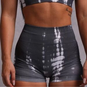 Darc sports seamless scrunch bum shorts